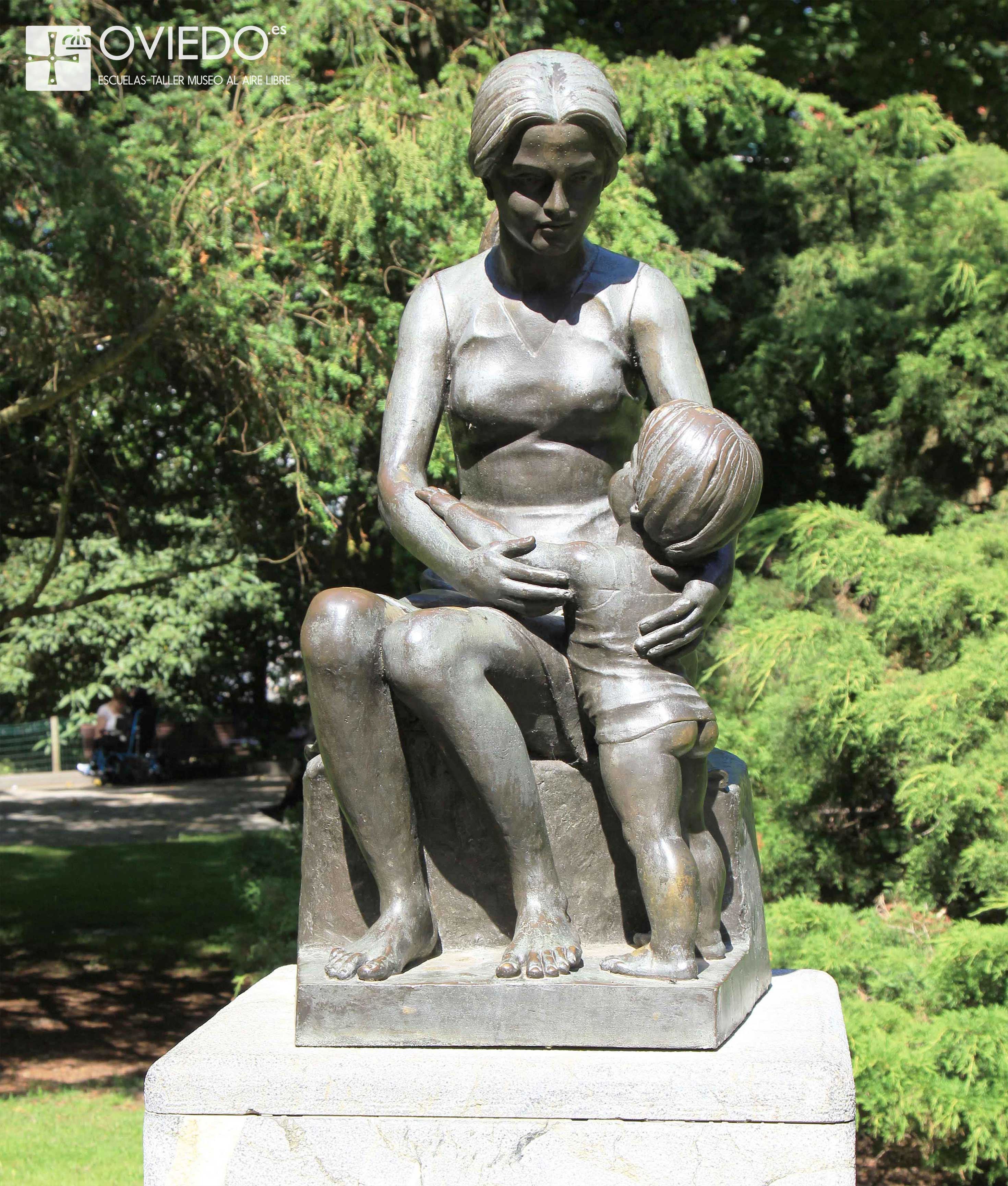 estatua la maternidad